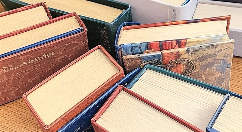 Our services - Book Author